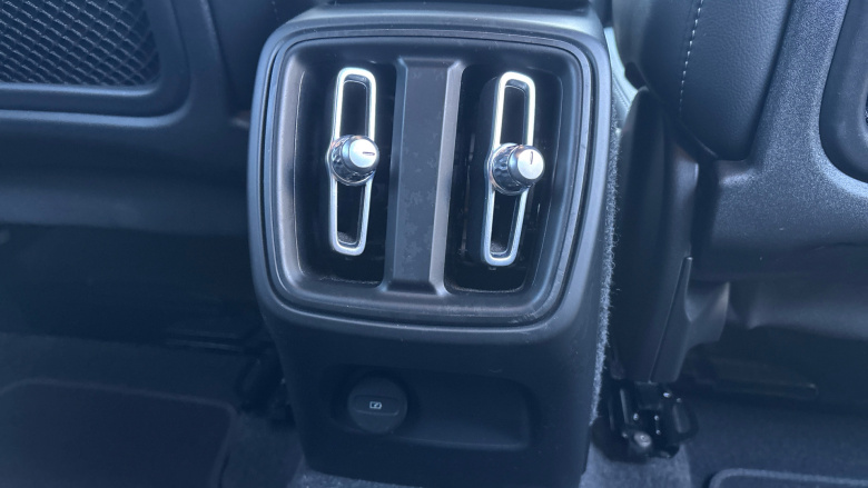 Volvo Xc40 2.0 B4P R DESIGN Pro 5dr Auto [7 speed] Petrol Estate